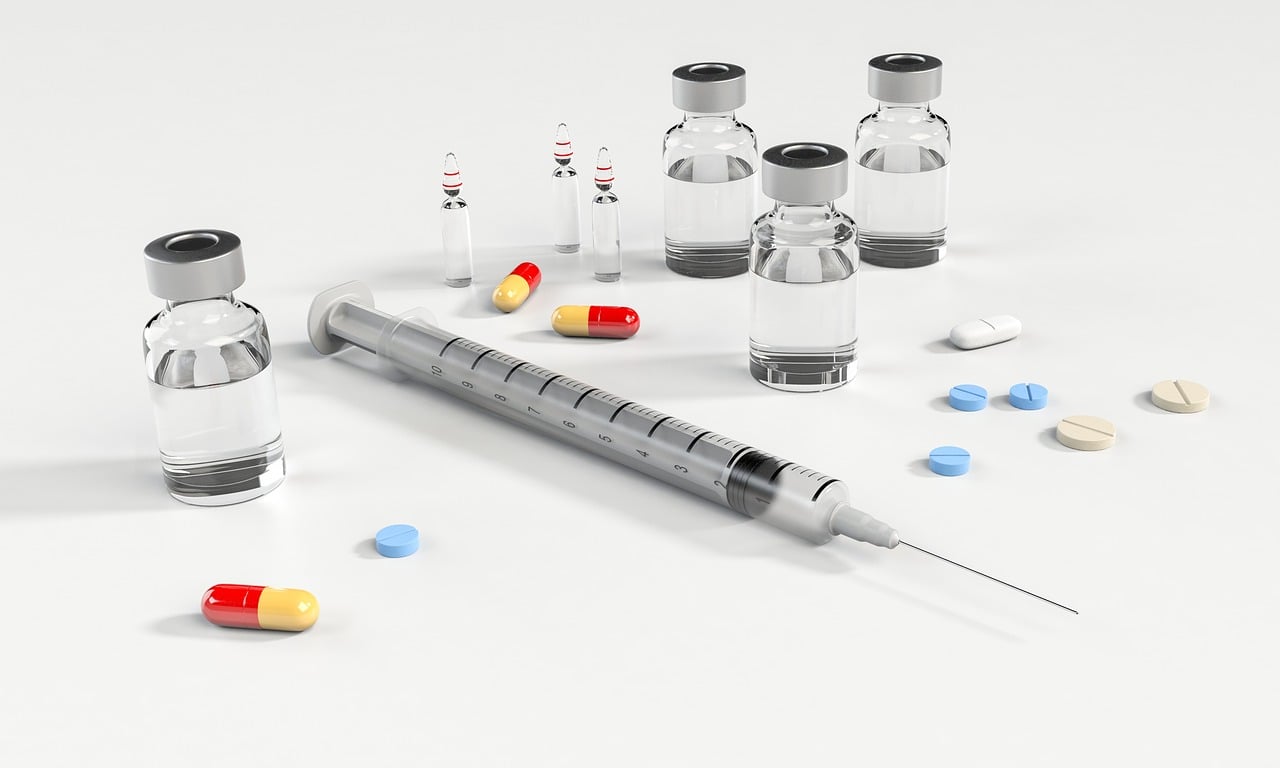 découvrez l'essentiel sur la sécurité des médicaments : conseils, bonnes pratiques et précautions pour prévenir les erreurs et garantir une prise de médicaments efficace et sans risque.