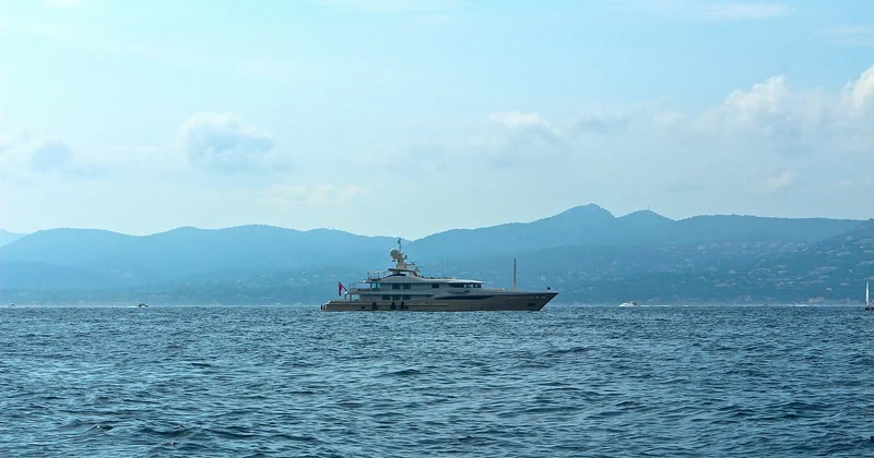 Acheter ou louer un yacht de luxe : le calcul qui tranche