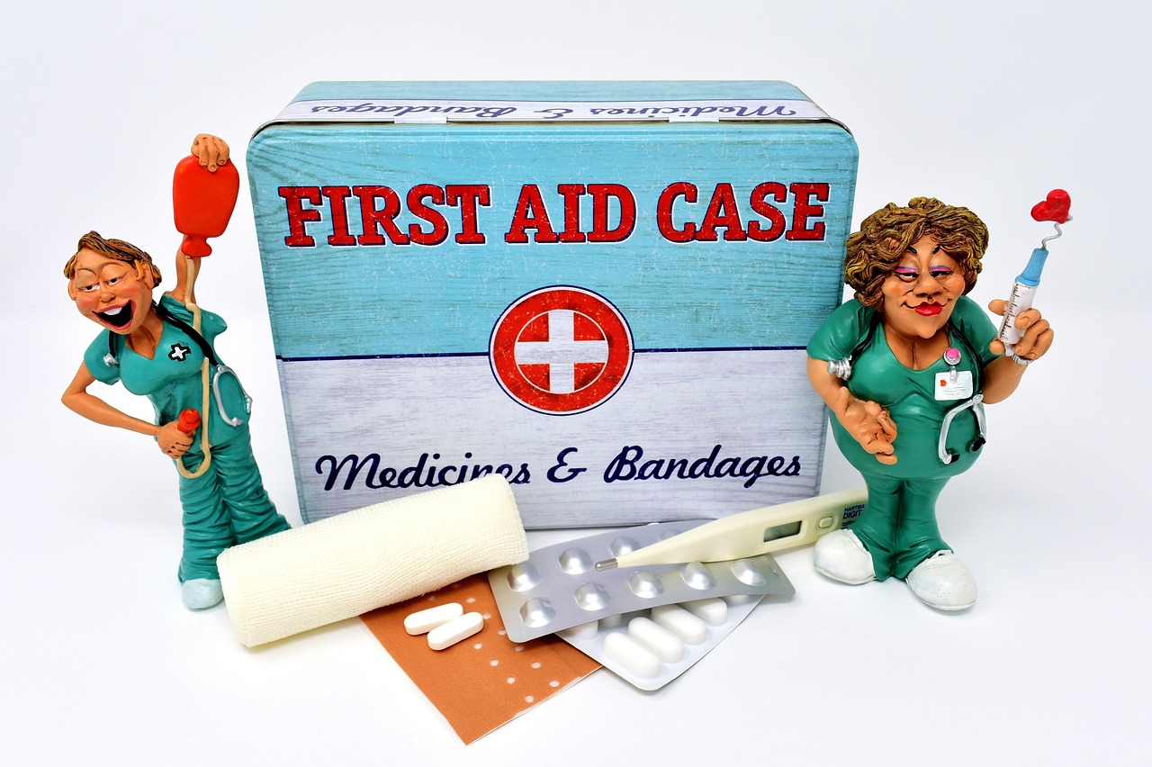 Quels médicaments avoir dans sa trousse de secours ?